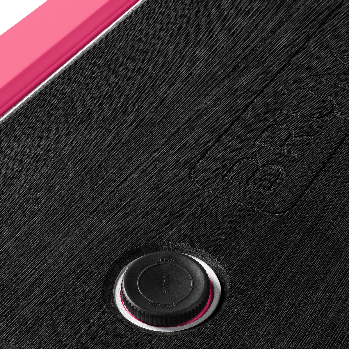 brutank-w4 brutank-55qt-neonpink-vent.png